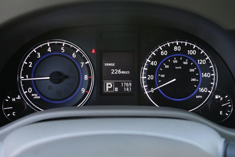  Infiniti G25 2011 года  (фото 17 из 27)